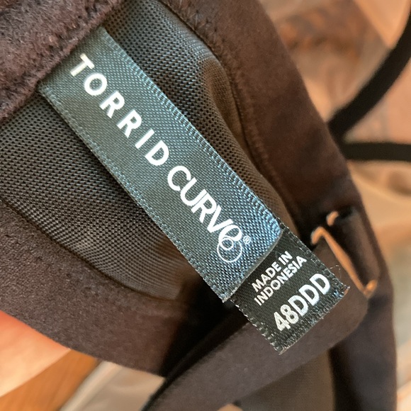 TORRID CURVE black lace bra. Adjustable straps. Underwire. Size 48DDD - Picture 3 of 6